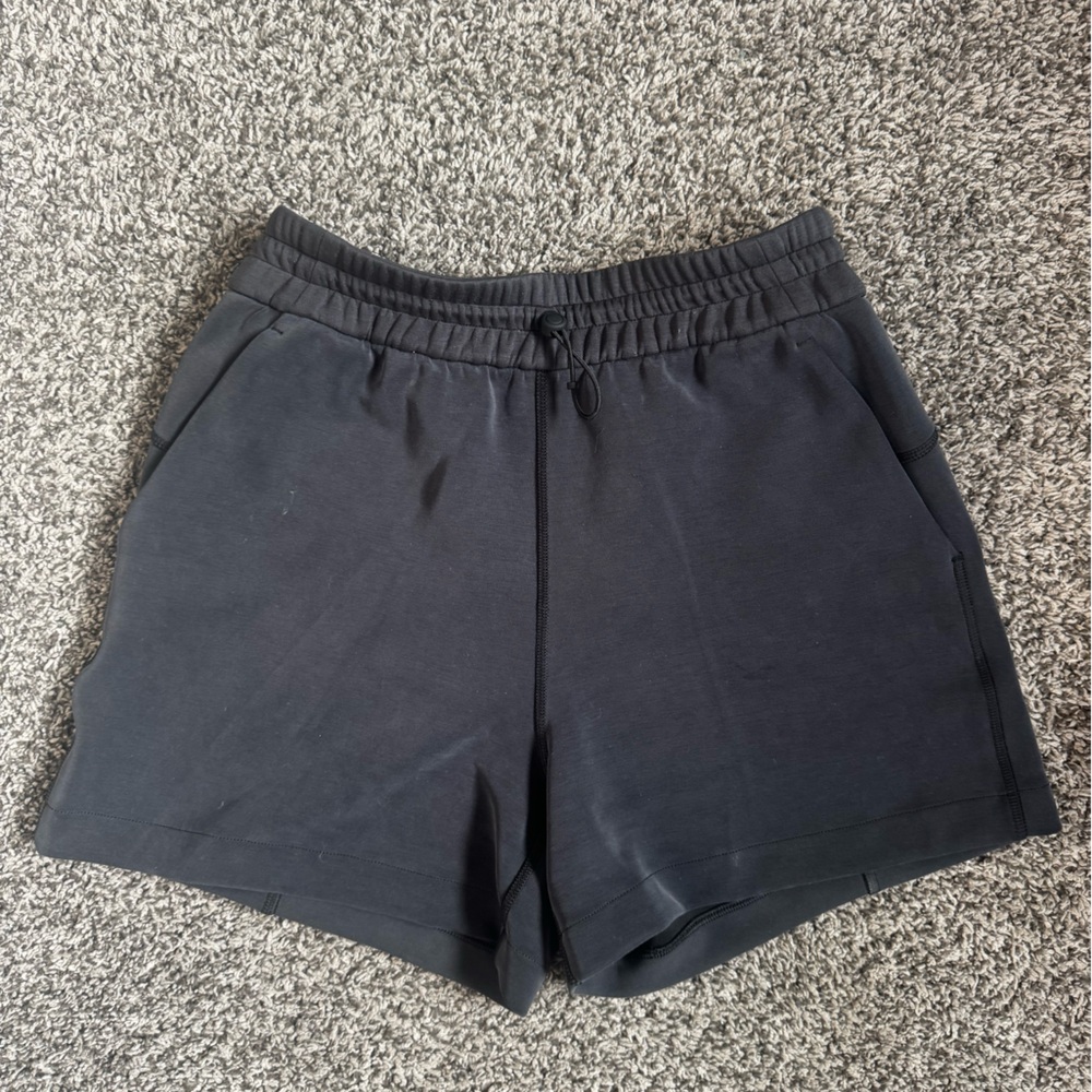 lululemon Softstreme High-Rise Short 4", Black Size 4